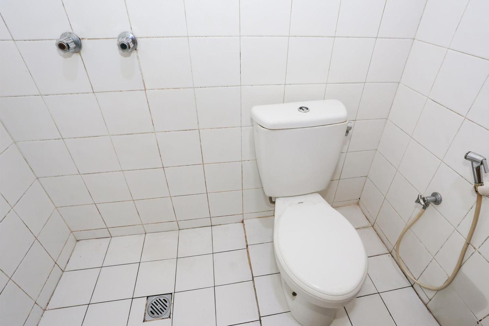 Capital O 93349 Hotel Gondangdia Богор Екстериор снимка