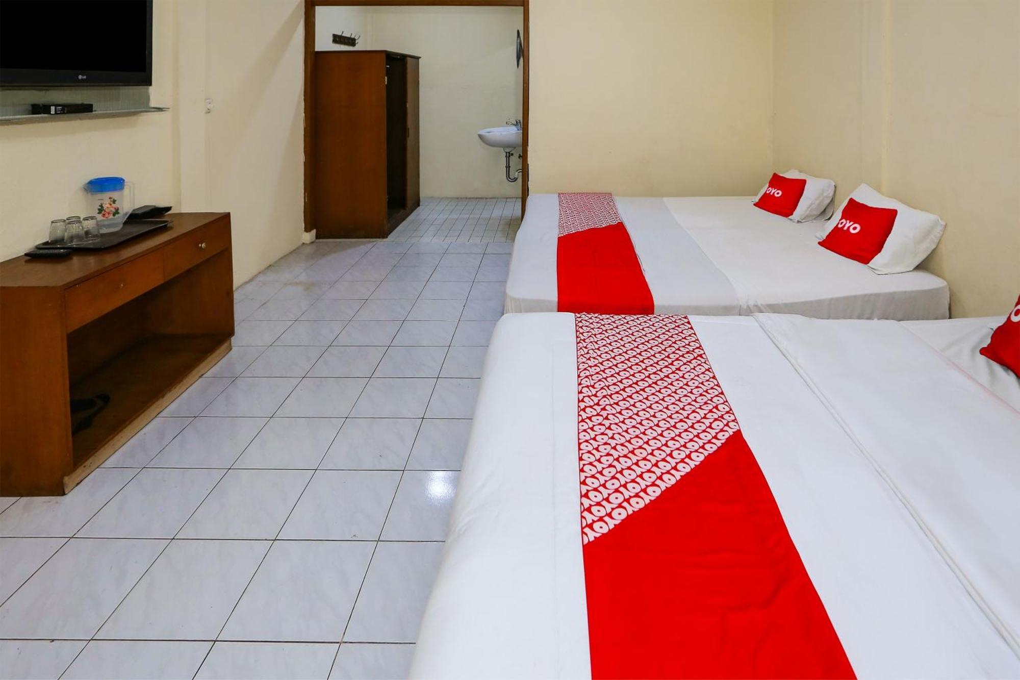 Capital O 93349 Hotel Gondangdia Богор Екстериор снимка