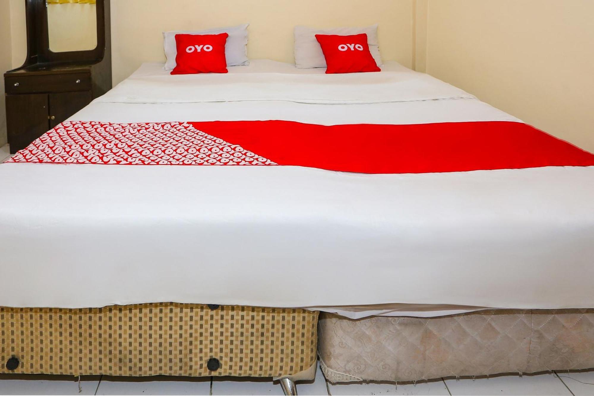 Capital O 93349 Hotel Gondangdia Богор Екстериор снимка