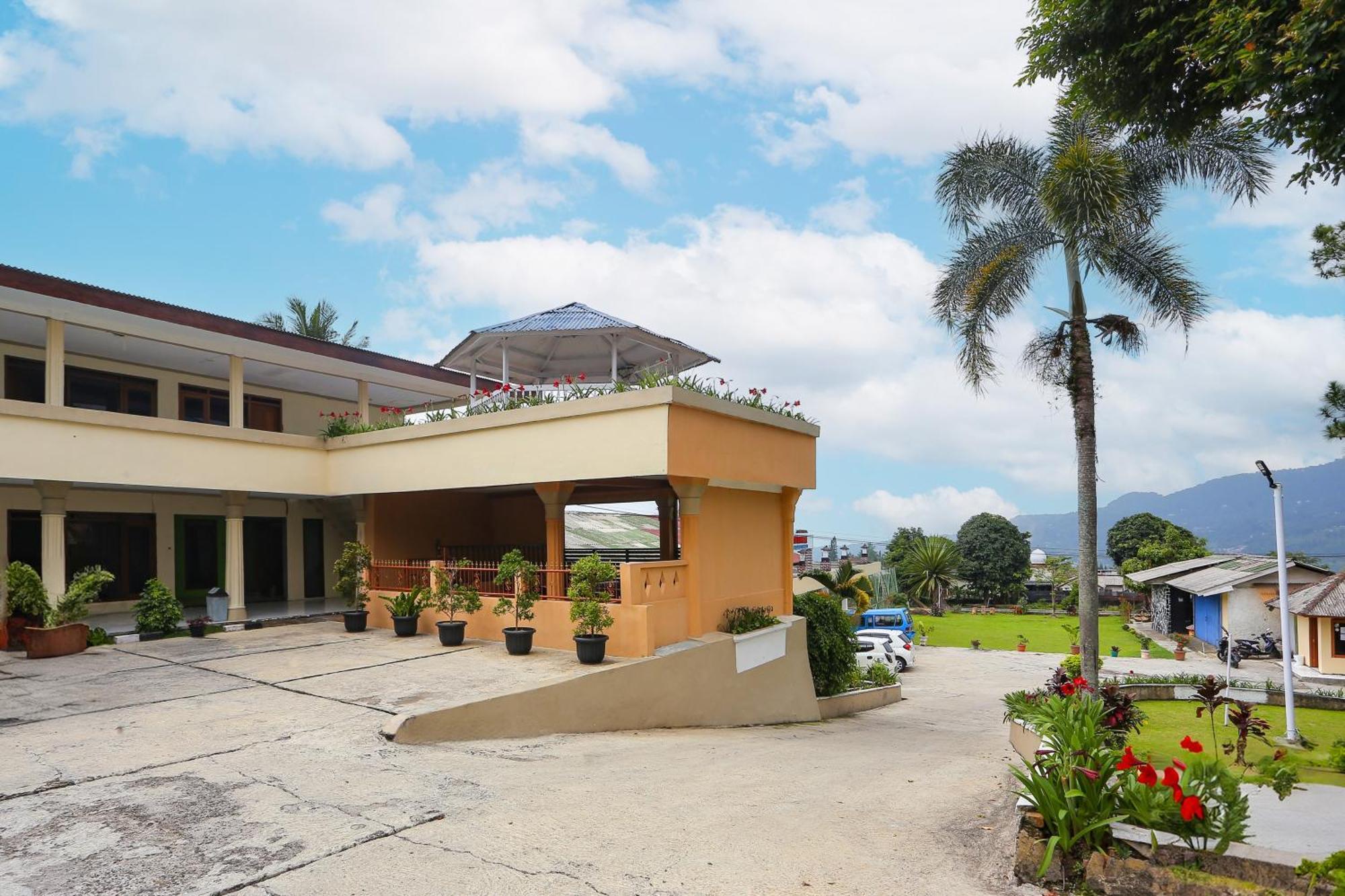 Capital O 93349 Hotel Gondangdia Богор Екстериор снимка