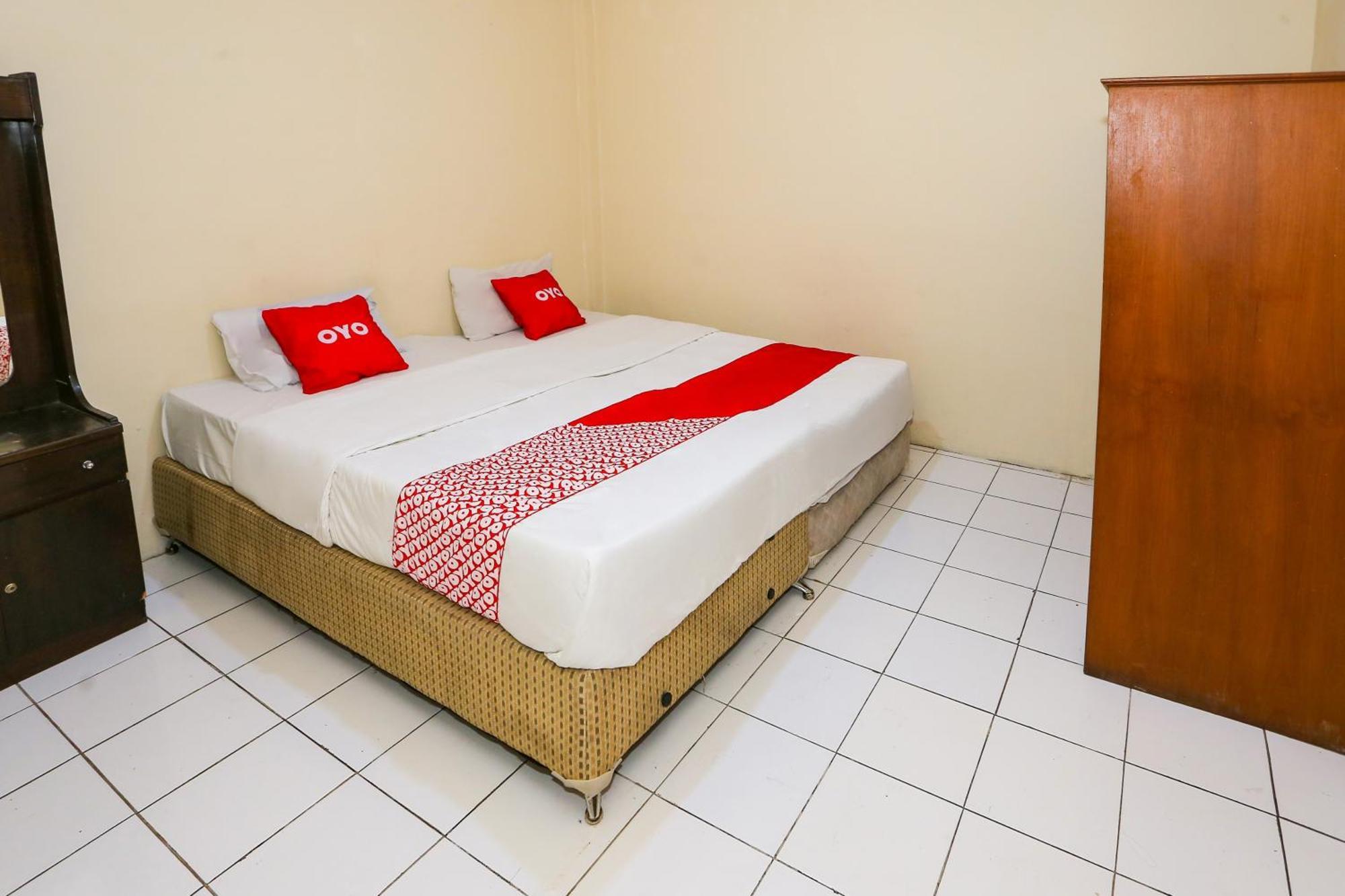 Capital O 93349 Hotel Gondangdia Богор Екстериор снимка