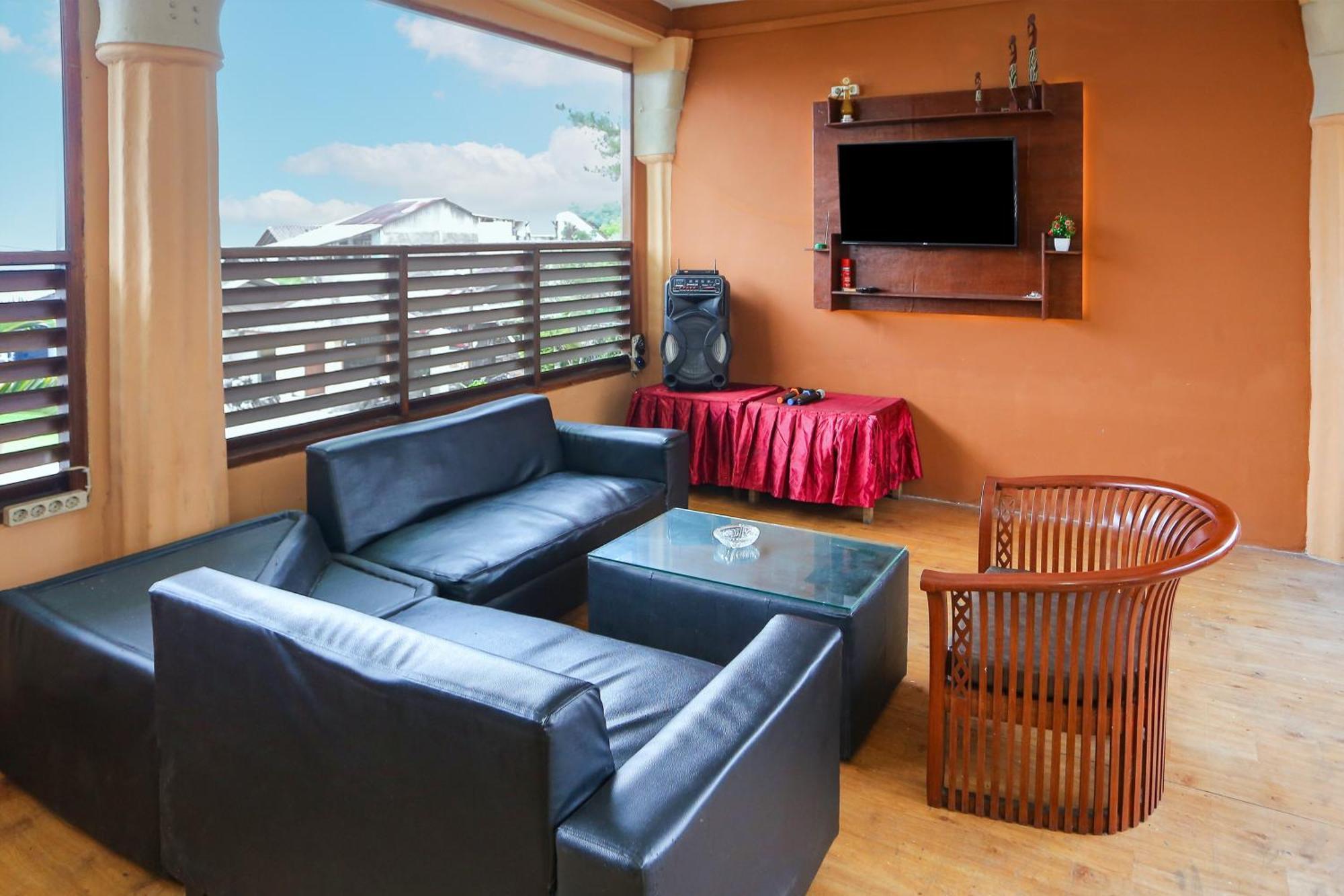 Capital O 93349 Hotel Gondangdia Богор Екстериор снимка