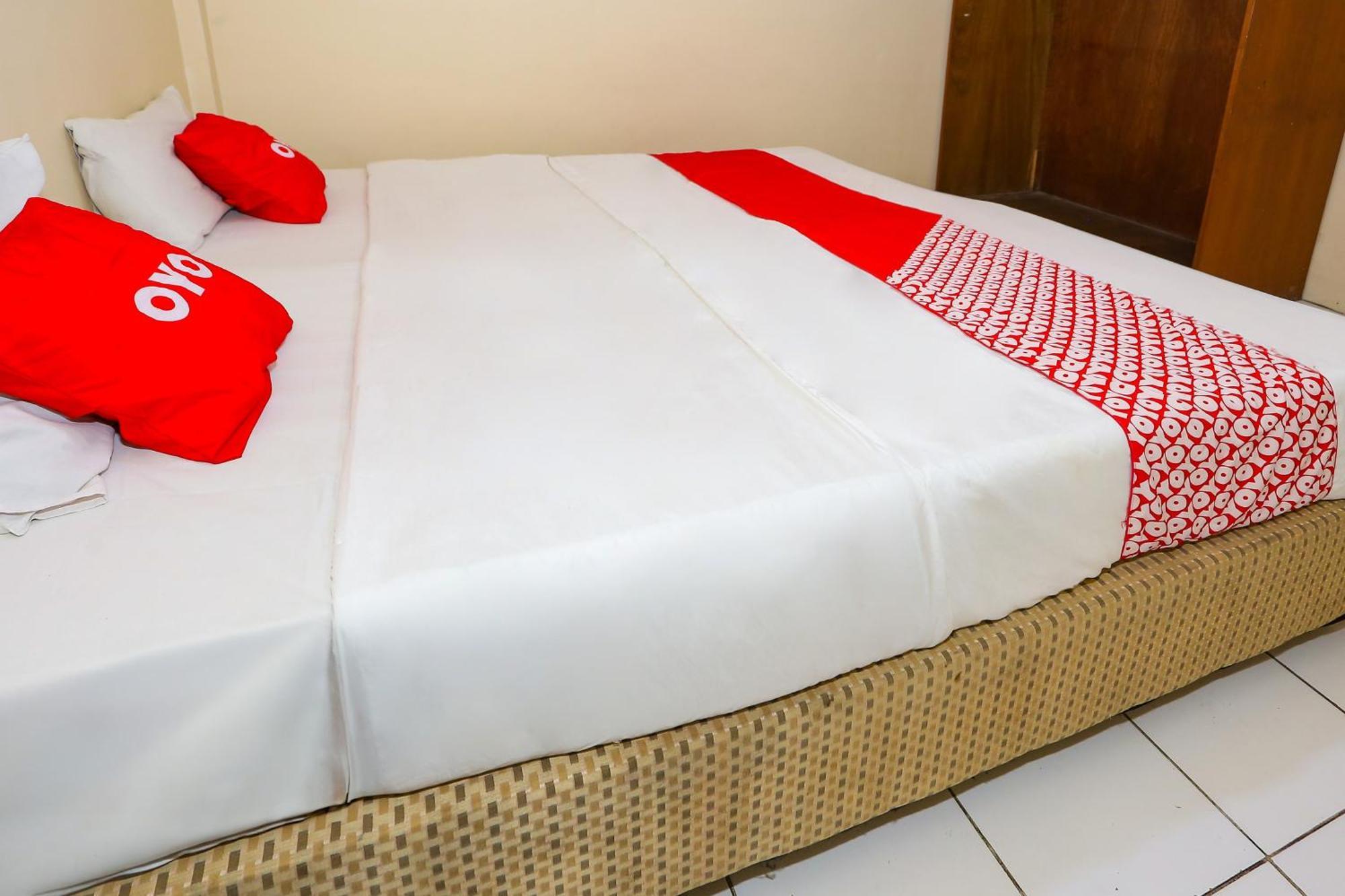 Capital O 93349 Hotel Gondangdia Богор Екстериор снимка